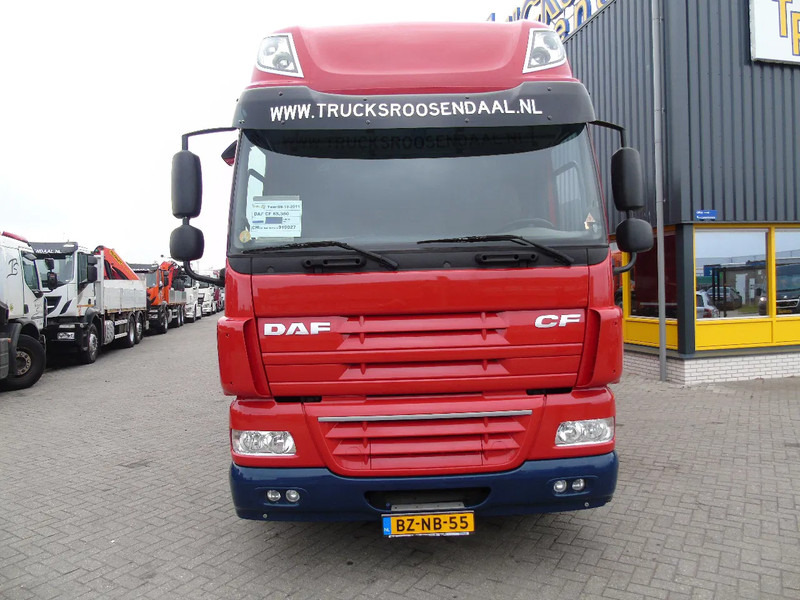 DAF CF 85.360 DAF CF85. 360 - Camião furgão: foto 3 DAF CF 85.360 DAF CF85. 360 - Camião furgão: foto 3