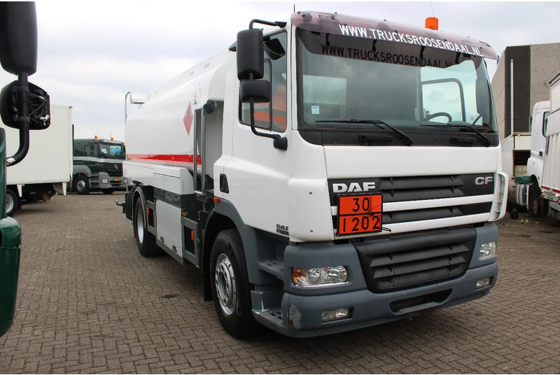 DAF CF 85.430 + PUMP/METERS + 4 COMPART / 15.000 LITER + COMPLETE SYSTEM WORKING - Camião cisterna: foto 2 DAF CF 85.430 + PUMP/METERS + 4 COMPART / 15.000 LITER + COMPLETE SYSTEM WORKING - Camião cisterna: foto 2