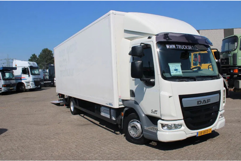 DAF LF 180 + Euro 6 + Dhollandia Lift + 12t - Camião furgão: foto 3 DAF LF 180 + Euro 6 + Dhollandia Lift + 12t - Camião furgão: foto 3