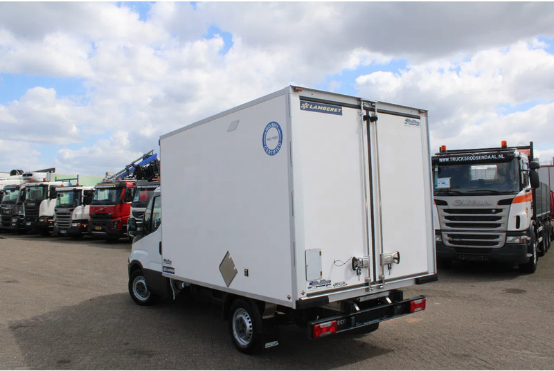 Iveco Daily 35S18 + carrier + electric + 3P - Carrinha frigorífica: foto 4 Iveco Daily 35S18 + carrier + electric + 3P - Carrinha frigorífica: foto 4
