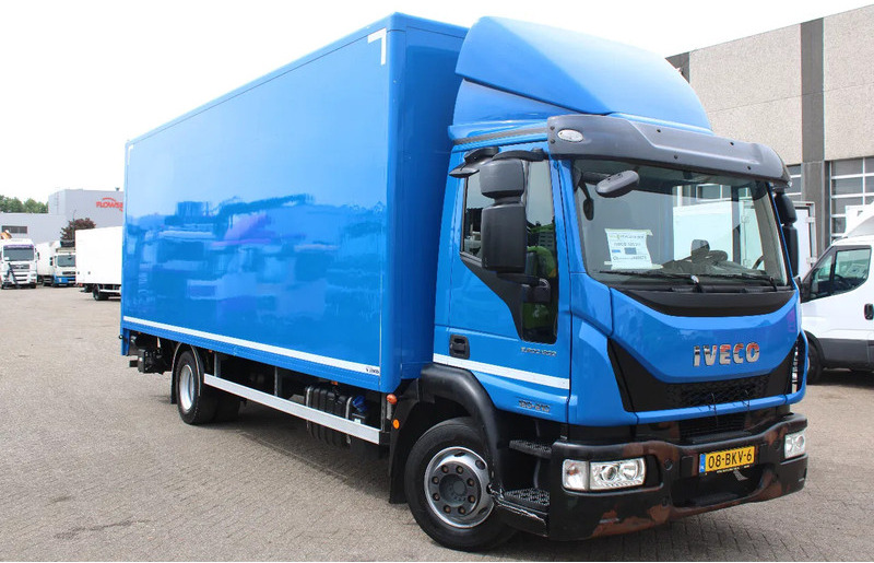 Iveco Eurocargo 120E21 + LIFT + EURO 6 + 2 PIECES IN STOCK - Camião furgão: foto 2 Iveco Eurocargo 120E21 + LIFT + EURO 6 + 2 PIECES IN STOCK - Camião furgão: foto 2