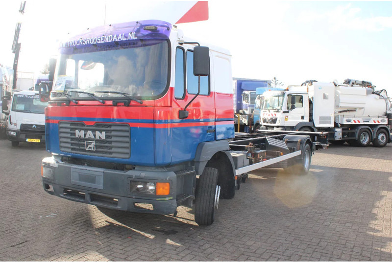 MAN 15 .224 + MANUAL + EURO 2 - Camião chassi: foto 2 MAN 15 .224 + MANUAL + EURO 2 - Camião chassi: foto 2