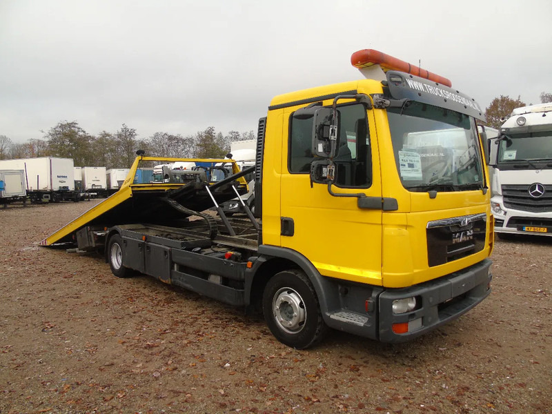 MAN TGL 8.180 + winch + MANUAL + EURO 5 + system working + platform 6 meter - Camião transporte de veículos: foto 2 MAN TGL 8.180 + winch + MANUAL + EURO 5 + system working + platform 6 meter - Camião transporte de veículos: foto 2