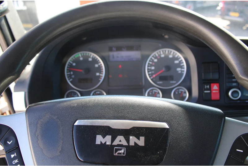 Camião grua MAN TGS 26.440 + HMF 22T/M + remote + 6x2 steering + EURO 5: foto 18