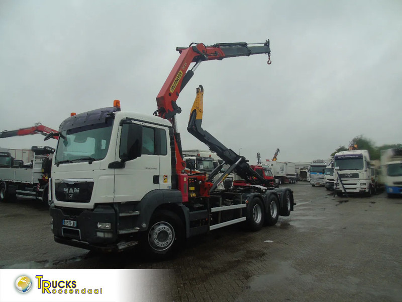 MAN TGS 35.440 + PALFINGER 24500 + 8X4 + EURO 5 + REMOTE - Camião grua: foto 1 MAN TGS 35.440 + PALFINGER 24500 + 8X4 + EURO 5 + REMOTE - Camião grua: foto 1