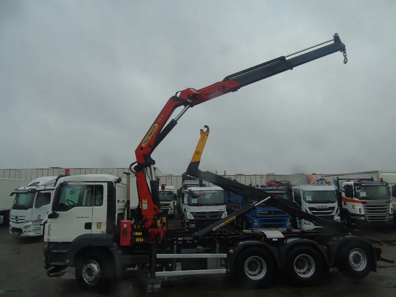 MAN TGS 35.440 + PALFINGER 24500 + 8X4 + EURO 5 + REMOTE - Camião polibenne, Camião grua: foto 3 MAN TGS 35.440 + PALFINGER 24500 + 8X4 + EURO 5 + REMOTE - Camião polibenne, Camião grua: foto 3