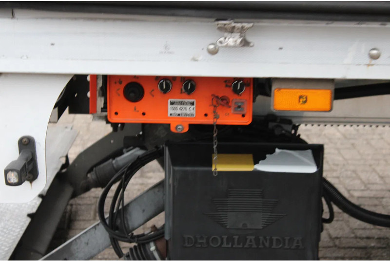 Mercedes-Benz Actros 2027 + EURO 6 + 19T - Camião frigorífico: foto 5 Mercedes-Benz Actros 2027 + EURO 6 + 19T - Camião frigorífico: foto 5