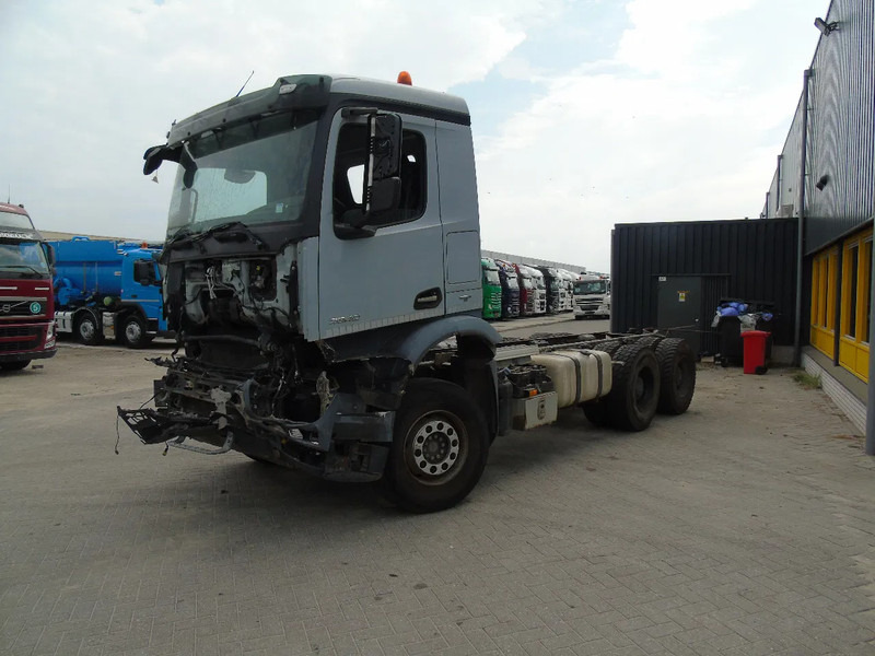 Mercedes-Benz Arocs 2640 + 6x4 + functional / engine good + EURO 6 + Drivabale - Camião chassi: foto 2 Mercedes-Benz Arocs 2640 + 6x4 + functional / engine good + EURO 6 + Drivabale - Camião chassi: foto 2