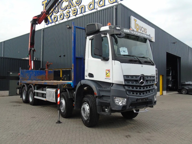 Mercedes-Benz Arocs 3242 + PALFINGER 33002EH 7x EXTENTION + 8X4 + EURO 6 + REMOTE - Camião grua: foto 4 Mercedes-Benz Arocs 3242 + PALFINGER 33002EH 7x EXTENTION + 8X4 + EURO 6 + REMOTE - Camião grua: foto 4