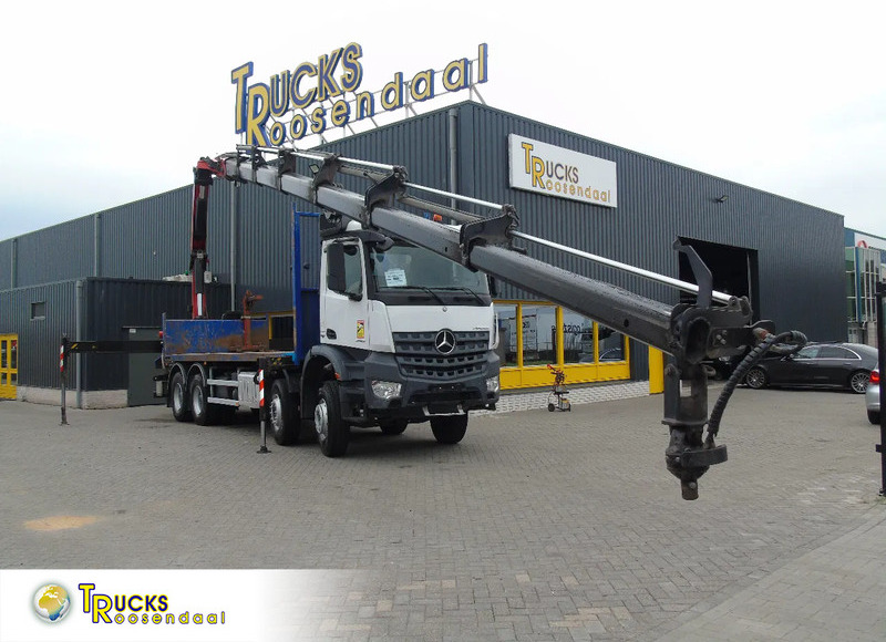 Mercedes-Benz Arocs 3242 + PALFINGER 33002EH 7x EXTENTION + 8X4 + EURO 6 + REMOTE - Camião grua: foto 1 Mercedes-Benz Arocs 3242 + PALFINGER 33002EH 7x EXTENTION + 8X4 + EURO 6 + REMOTE - Camião grua: foto 1