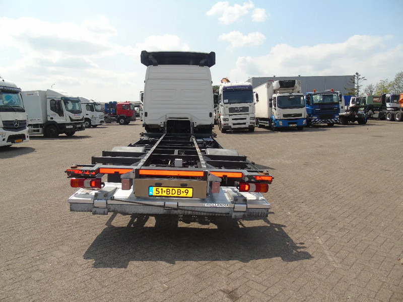 Mercedes-Benz Atego 1218 + EURO 6 + 5 PERS + BDF + LIFT - Camião transportador de contêineres/ Caixa móvel: foto 5 Mercedes-Benz Atego 1218 + EURO 6 + 5 PERS + BDF + LIFT - Camião transportador de contêineres/ Caixa móvel: foto 5