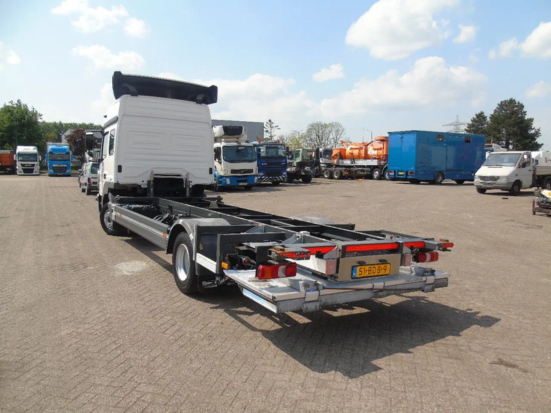 Mercedes-Benz Atego 1218 + EURO 6 + 5 PERS + BDF + LIFT - Camião transportador de contêineres/ Caixa móvel: foto 4 Mercedes-Benz Atego 1218 + EURO 6 + 5 PERS + BDF + LIFT - Camião transportador de contêineres/ Caixa móvel: foto 4