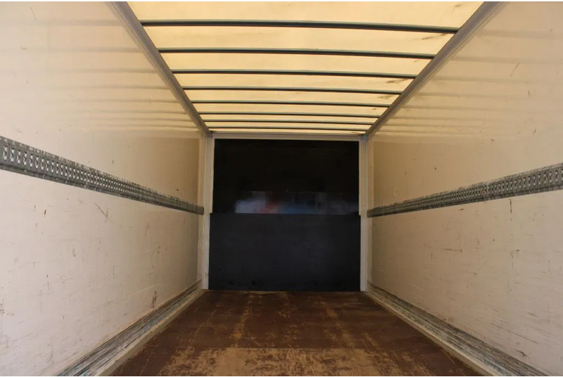 Mercedes-Benz Atego 1221 + EURO 6 + LIFT + 12t - Camião furgão: foto 5 Mercedes-Benz Atego 1221 + EURO 6 + LIFT + 12t - Camião furgão: foto 5