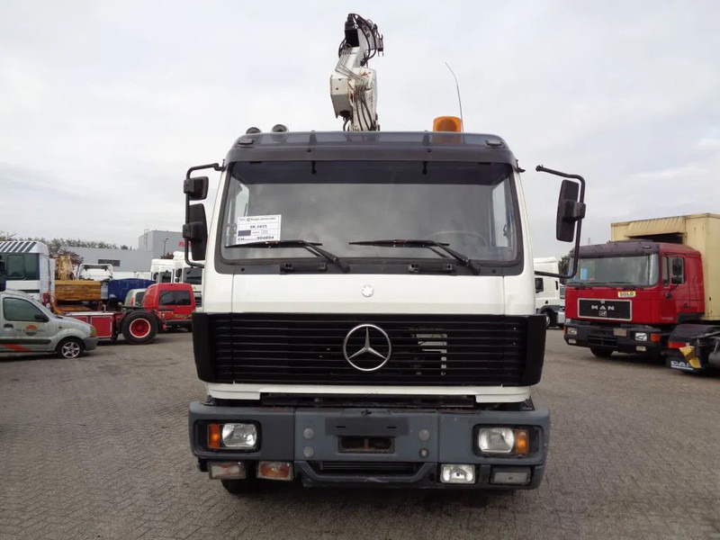Mercedes-Benz SK 2433 + Semi-Auto + PTO + Serie 14 Crane + 3 pedals - Camião com sistema de cabo, Camião grua: foto 2 Mercedes-Benz SK 2433 + Semi-Auto + PTO + Serie 14 Crane + 3 pedals - Camião com sistema de cabo, Camião grua: foto 2