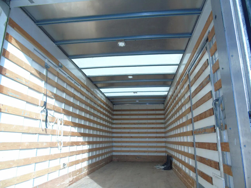 Renault D 12.220 + SPECIAL LIFT + EURO 6 - Camião furgão: foto 4 Renault D 12.220 + SPECIAL LIFT + EURO 6 - Camião furgão: foto 4