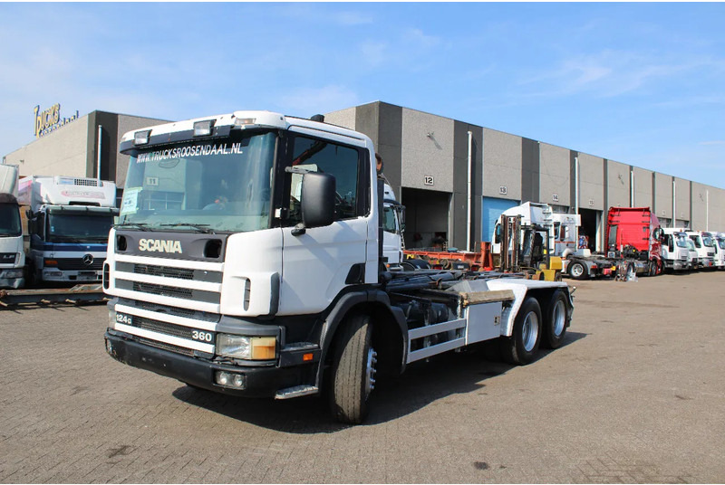 Scania P124-360 + HOOK + 6X2 + MANUAL + EURO 2 - Camião polibenne: foto 3 Scania P124-360 + HOOK + 6X2 + MANUAL + EURO 2 - Camião polibenne: foto 3