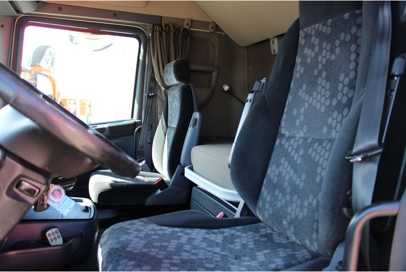 Scania R450 + Euro 6 + Hook system + 6x2 + Discounted from 58.950,- - Camião polibenne: foto 4 Scania R450 + Euro 6 + Hook system + 6x2 + Discounted from 58.950,- - Camião polibenne: foto 4