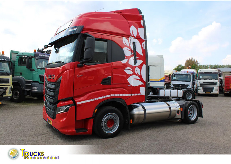 Iveco S-WAY 460 + LNG + retarder + euro 6 - Tractor: foto 1 Iveco S-WAY 460 + LNG + retarder + euro 6 - Tractor: foto 1
