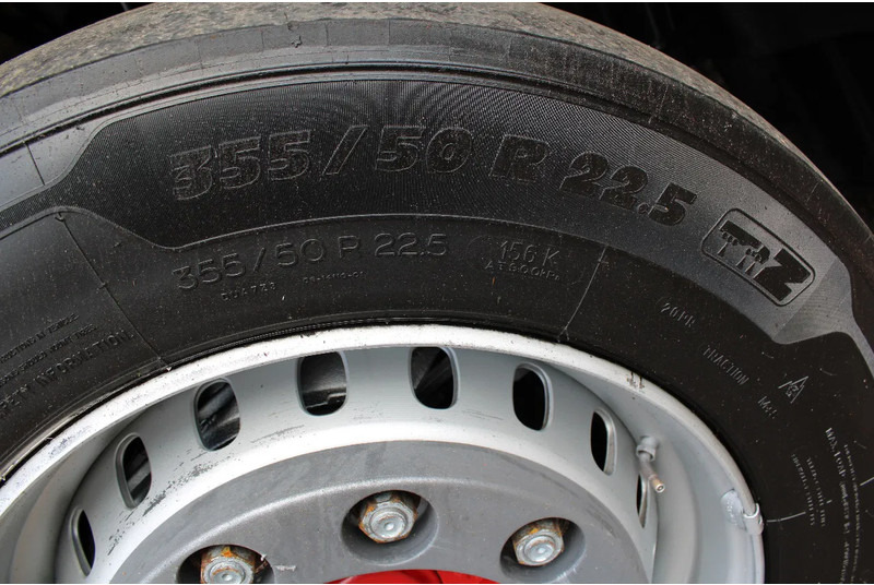 Iveco S-WAY 460 + LNG + retarder + euro 6 - Tractor: foto 5 Iveco S-WAY 460 + LNG + retarder + euro 6 - Tractor: foto 5