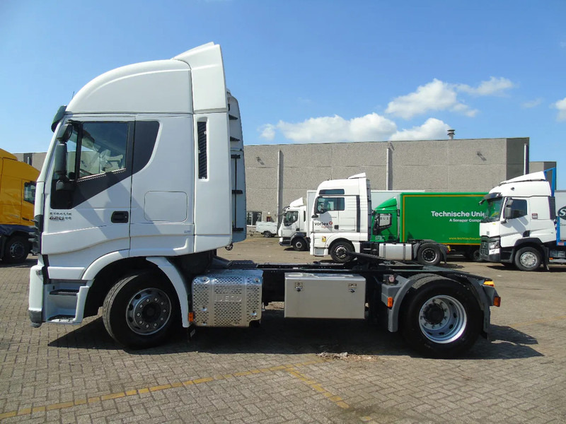 Iveco Stralis 420 + EURO 6 + 580KM - Tractor: foto 4 Iveco Stralis 420 + EURO 6 + 580KM - Tractor: foto 4