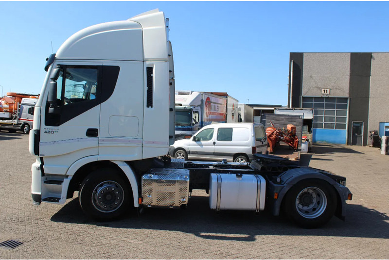 Iveco Stralis 420 + EURO 6 - Tractor: foto 2 Iveco Stralis 420 + EURO 6 - Tractor: foto 2