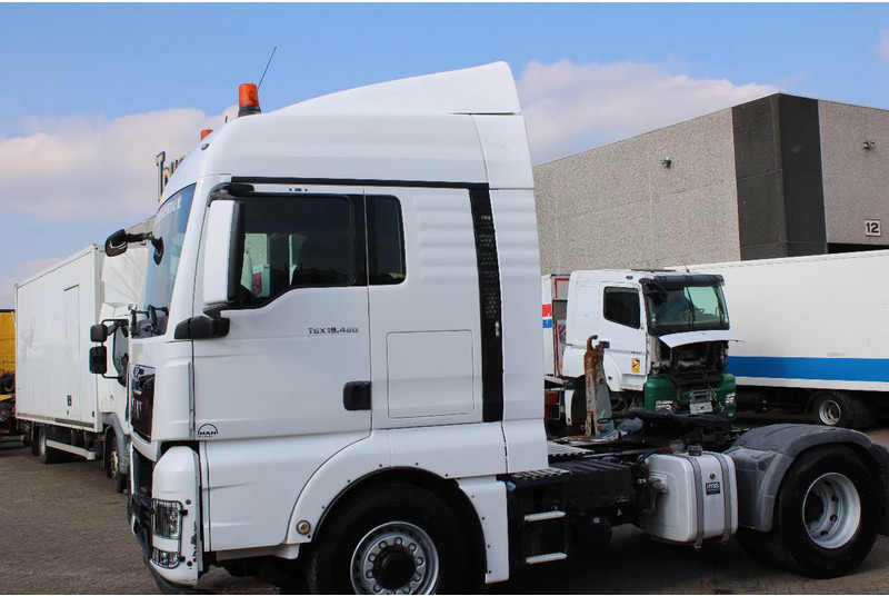 MAN TGX 18.480 + EURO 6 + 4x4 hydro + MANUAL + SPOILER - Tractor: foto 3 MAN TGX 18.480 + EURO 6 + 4x4 hydro + MANUAL + SPOILER - Tractor: foto 3