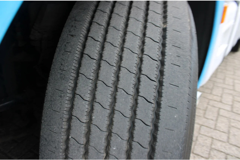 Tractor Scania R560 V8 + manual + ADR + 6x2: foto 7 Tractor Scania R560 V8 + manual + ADR + 6x2: foto 7