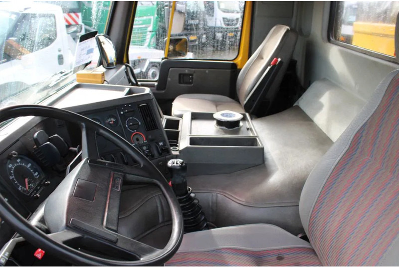 Camião grua Volvo FL FL10 8X4 + GROMACH 34 mtr. + EURO 2: foto 13
