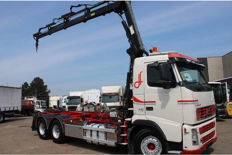 Volvo FM 12.440 +6X4+ HIAB 166E3 PRO + EURO 5 + MANUAL - Camião com sistema de cabo, Camião grua: foto 2 Volvo FM 12.440 +6X4+ HIAB 166E3 PRO + EURO 5 + MANUAL - Camião com sistema de cabo, Camião grua: foto 2