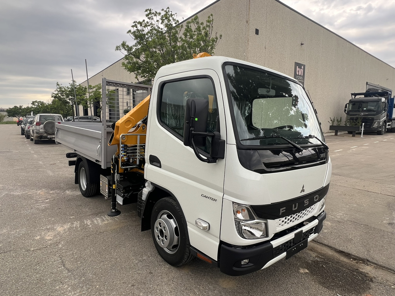 FUSO 35 3S - Camião grua: foto 3 FUSO 35 3S - Camião grua: foto 3