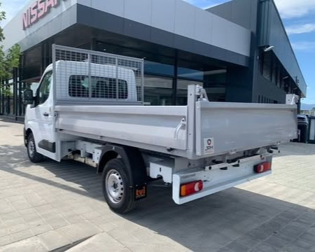 Nissan - Camião basculante: foto 3 Nissan - Camião basculante: foto 3
