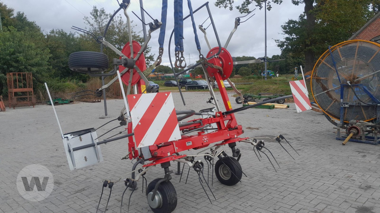 Massey Ferguson TD 524 DN - Ancinho enleirador: foto 4 Massey Ferguson TD 524 DN - Ancinho enleirador: foto 4