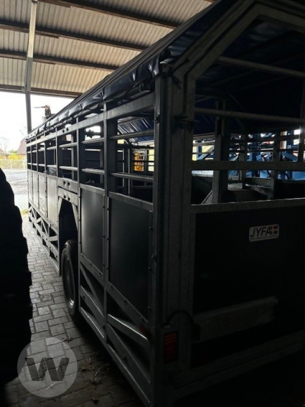 Transportwagen 6 m - Reboque transporte de gado: foto 2 Transportwagen 6 m - Reboque transporte de gado: foto 2