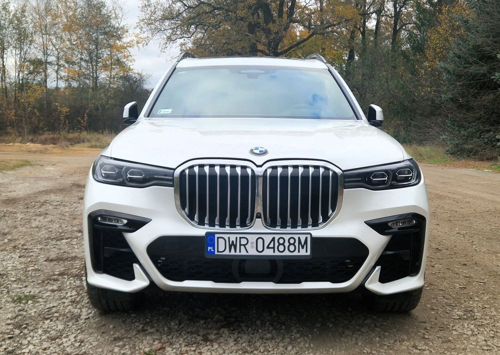 BMW X7 M50i sport - SUV: foto 2 BMW X7 M50i sport - SUV: foto 2