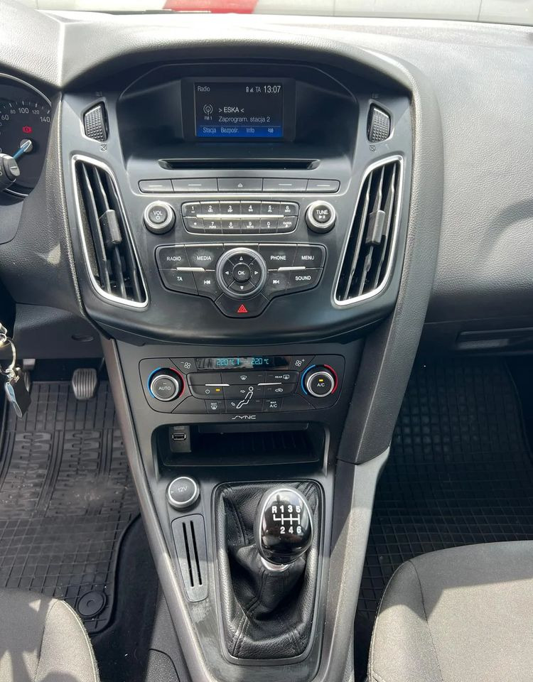 Automóvel Ford Focus 1.5 TDCi Trend: foto 14