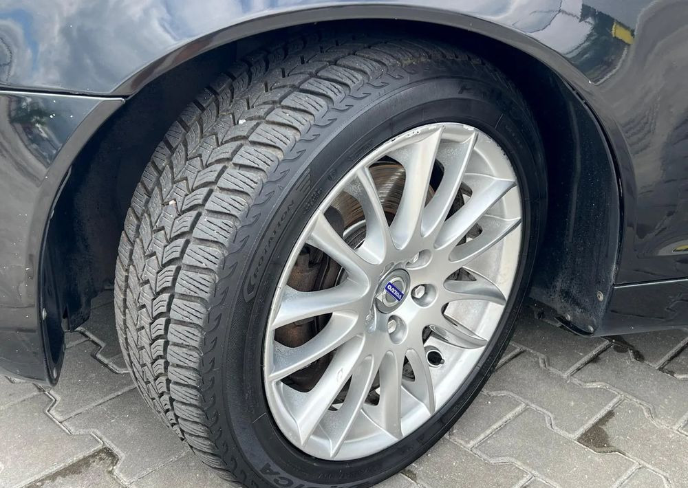 Volvo C70 2.4 Momentum - Automóvel: foto 2 Volvo C70 2.4 Momentum - Automóvel: foto 2