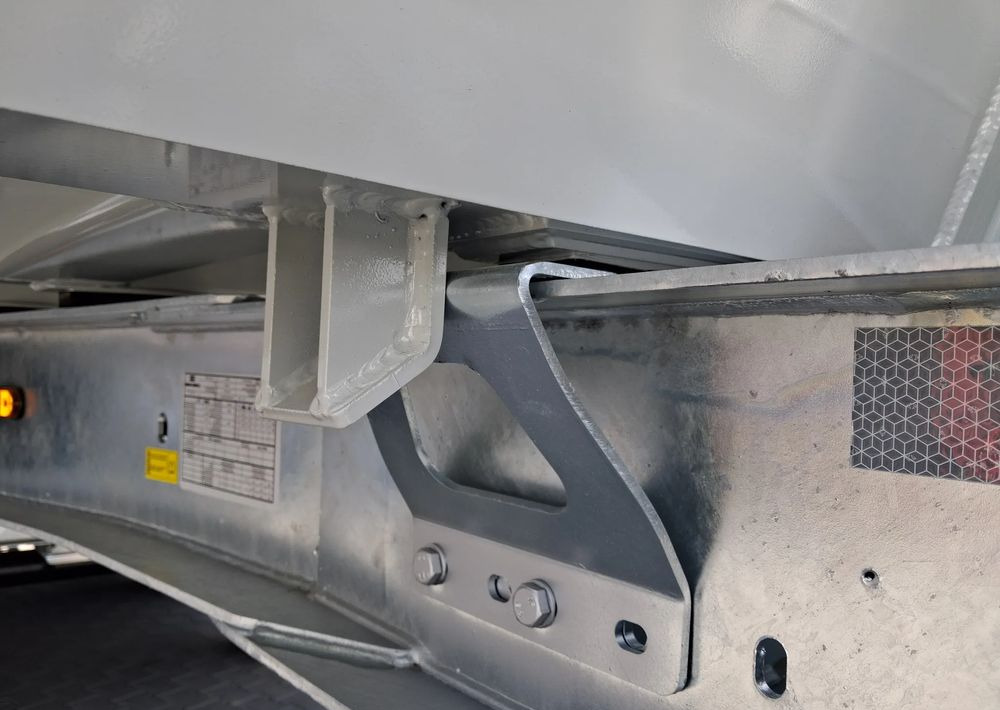 Zaslaw Aluminiowa skrzynia 28-33m3 - Semi-reboque basculante: foto 4 Zaslaw Aluminiowa skrzynia 28-33m3 - Semi-reboque basculante: foto 4