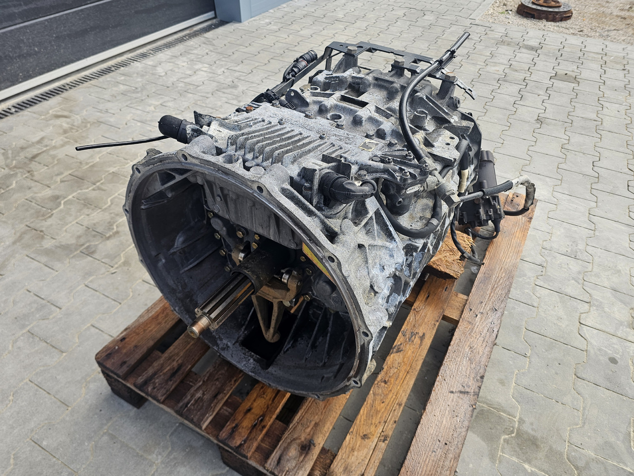 DAF XF 105 GEARBOX / 12AS2330 TD / COMPLETE / WORLDWIDE DELIVERY - Caixa de velocidade: foto 3 DAF XF 105 GEARBOX / 12AS2330 TD / COMPLETE / WORLDWIDE DELIVERY - Caixa de velocidade: foto 3