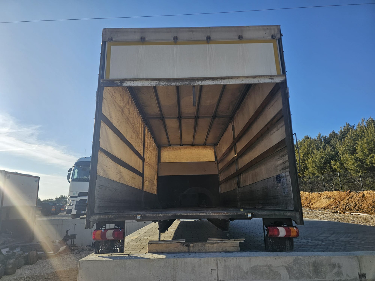 Toldo carroçaria MERCEDES ATEGO / SPIER complete body + PALGINGER 1500kg ALU TAIL LIFT: foto 7 Toldo carroçaria MERCEDES ATEGO / SPIER complete body + PALGINGER 1500kg ALU TAIL LIFT: foto 7