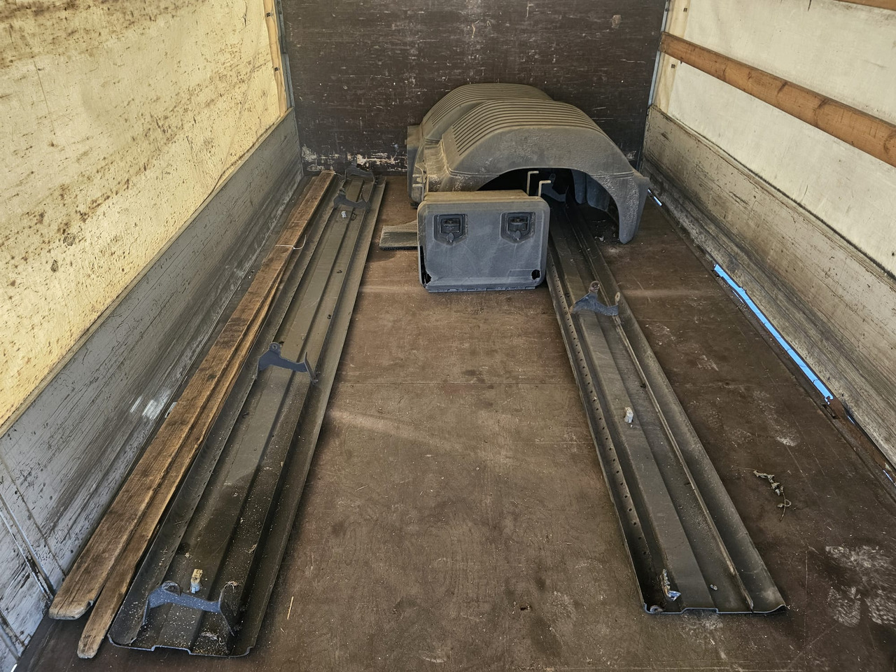 Toldo carroçaria MERCEDES ATEGO / SPIER complete body + PALGINGER 1500kg ALU TAIL LIFT: foto 6 Toldo carroçaria MERCEDES ATEGO / SPIER complete body + PALGINGER 1500kg ALU TAIL LIFT: foto 6