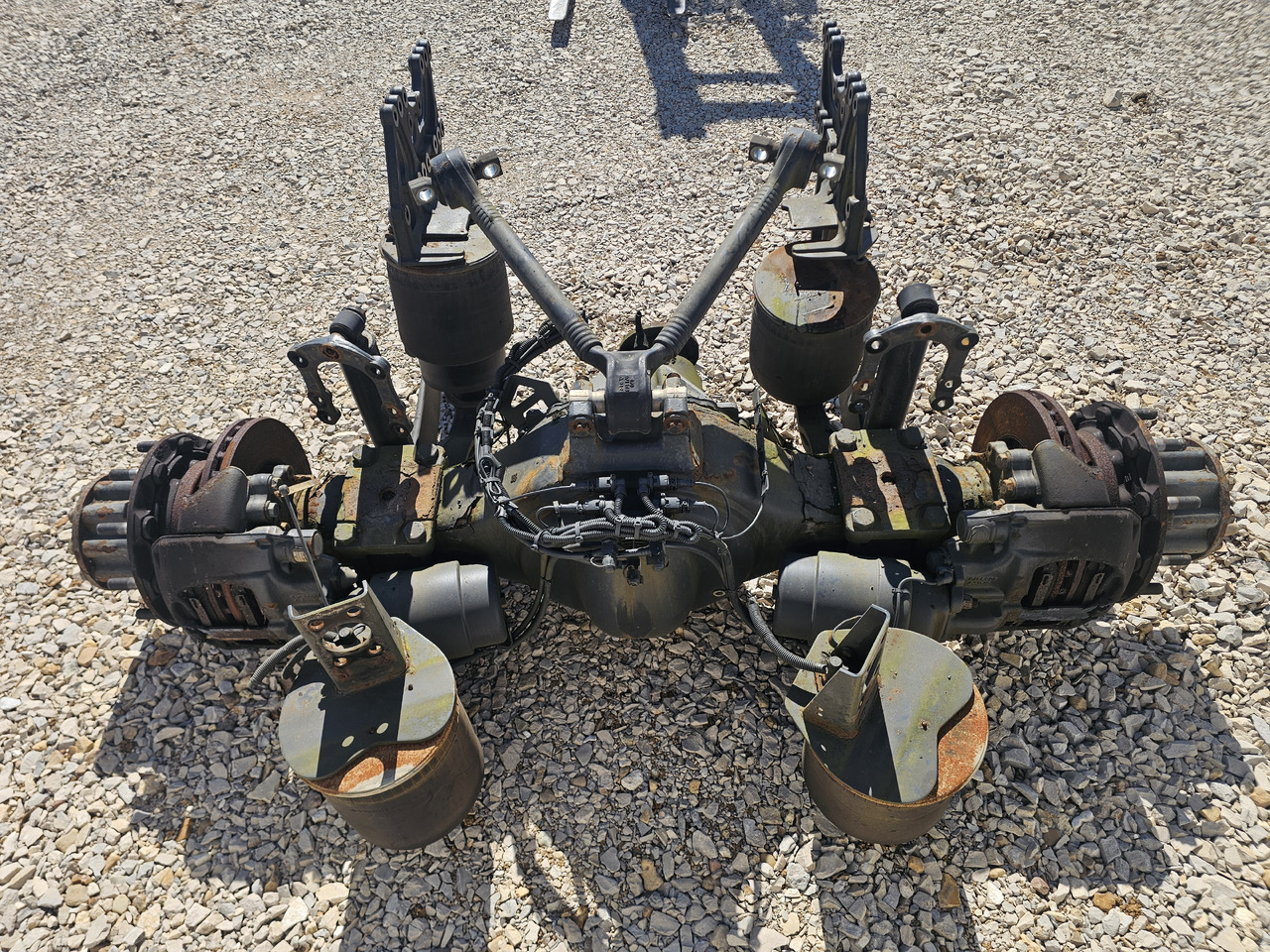 MERCEDES-BENZ ACTROS MP4 / COMPLETE REAR AXLE / R440 /RATIO: 2.733 - Eixo traseiro: foto 5 MERCEDES-BENZ ACTROS MP4 / COMPLETE REAR AXLE / R440 /RATIO: 2.733 - Eixo traseiro: foto 5