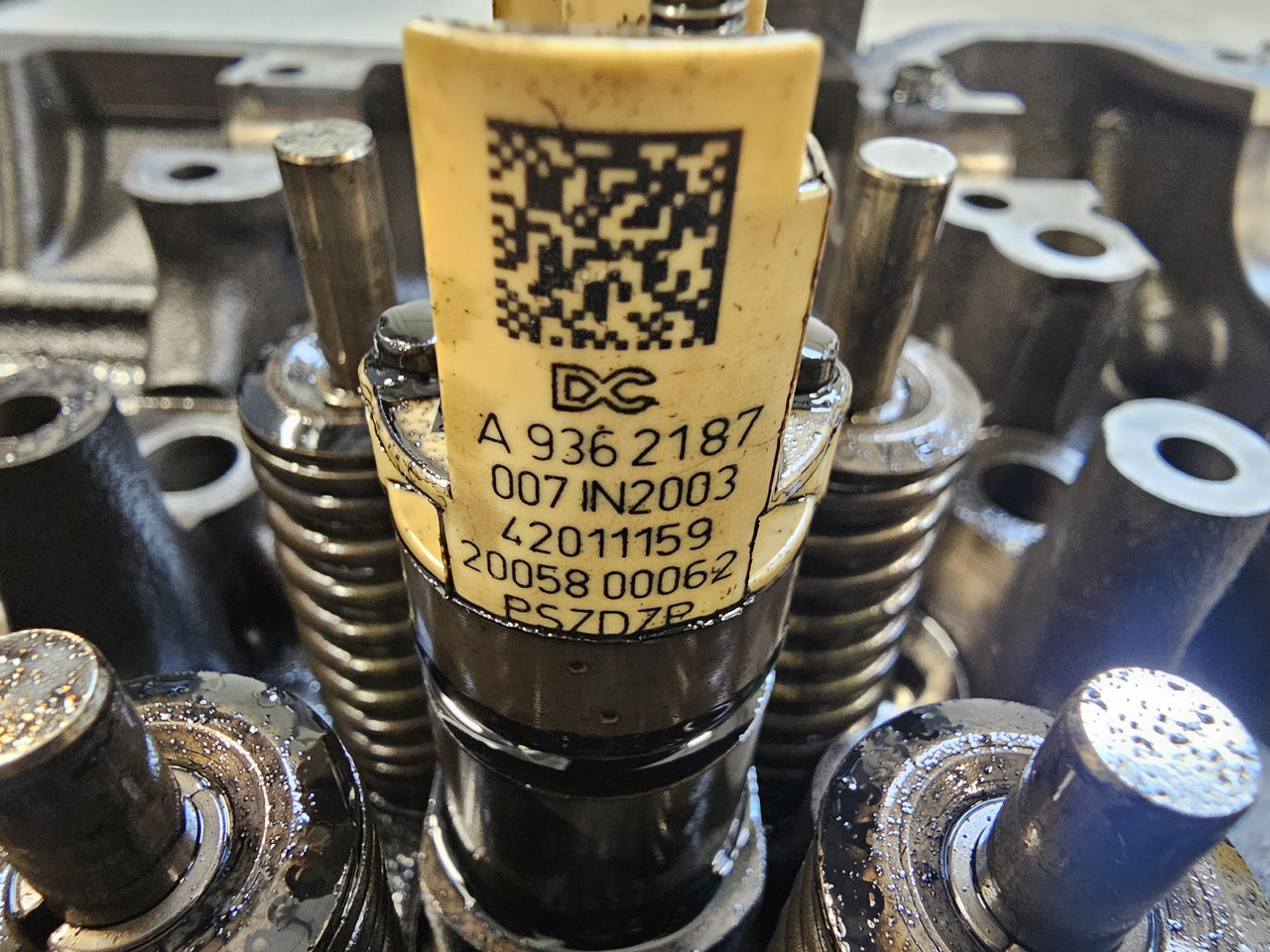 MERCEDES-BENZ ATEGO MP4 EURO 6 / INJECTORS SET / OM936 / A9362187007 - Injector: foto 4 MERCEDES-BENZ ATEGO MP4 EURO 6 / INJECTORS SET / OM936 / A9362187007 - Injector: foto 4