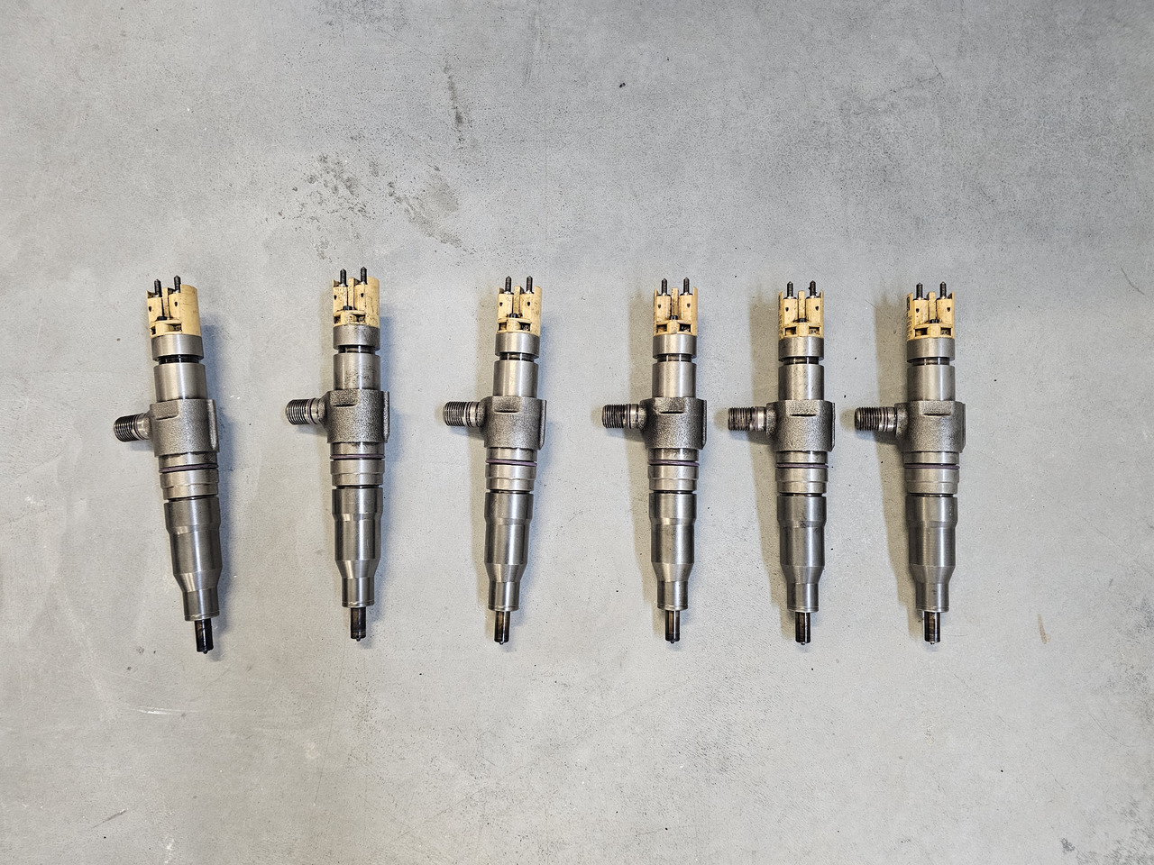 MERCEDES-BENZ ATEGO MP4 EURO 6 / INJECTORS SET / OM936 / A9362187007 - Injector: foto 2 MERCEDES-BENZ ATEGO MP4 EURO 6 / INJECTORS SET / OM936 / A9362187007 - Injector: foto 2