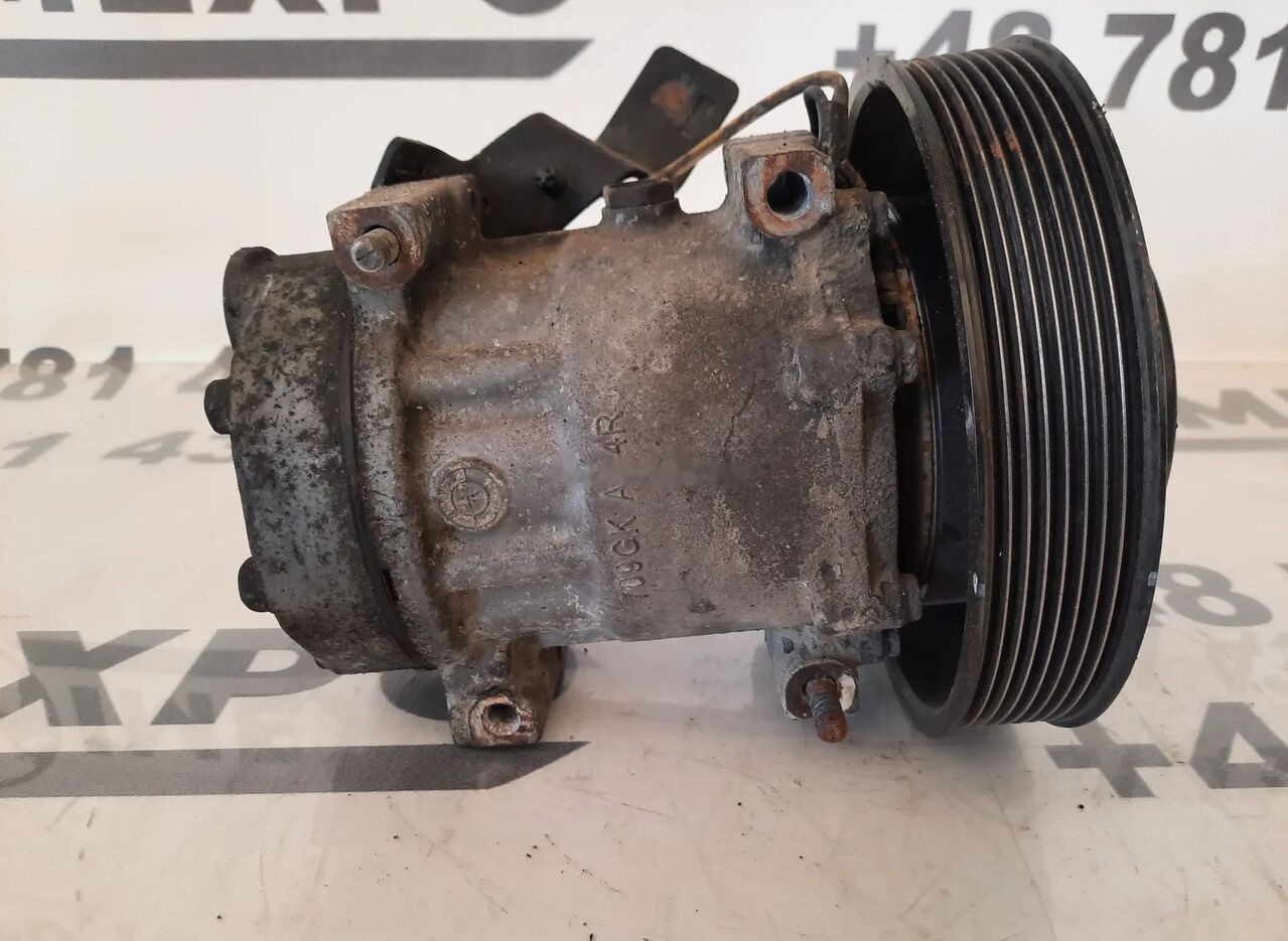 Renault RANGE T truck - Compressor de ar condicionado para Camião: foto 2 Renault RANGE T truck - Compressor de ar condicionado para Camião: foto 2