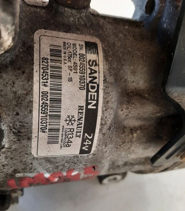 Renault RANGE T truck - Compressor de ar condicionado para Camião: foto 4 Renault RANGE T truck - Compressor de ar condicionado para Camião: foto 4