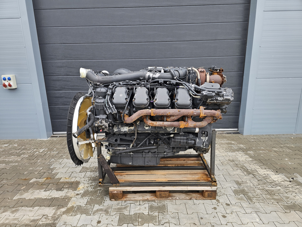 SCANIA ENGINE / DC16 101 520HP V8 / EURO 6 / COMPLETE / WORLDWIDE DELIVERY - Motor para Camião: foto 1 SCANIA ENGINE / DC16 101 520HP V8 / EURO 6 / COMPLETE / WORLDWIDE DELIVERY - Motor para Camião: foto 1