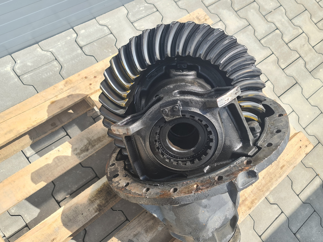 VOLVO DIFFERENTIAL DIFF / MS18X / RSS1360 / RATIO 2.85 37-13 / WORLDWIDE DELIVERY - Eixo traseiro: foto 3 VOLVO DIFFERENTIAL DIFF / MS18X / RSS1360 / RATIO 2.85 37-13 / WORLDWIDE DELIVERY - Eixo traseiro: foto 3