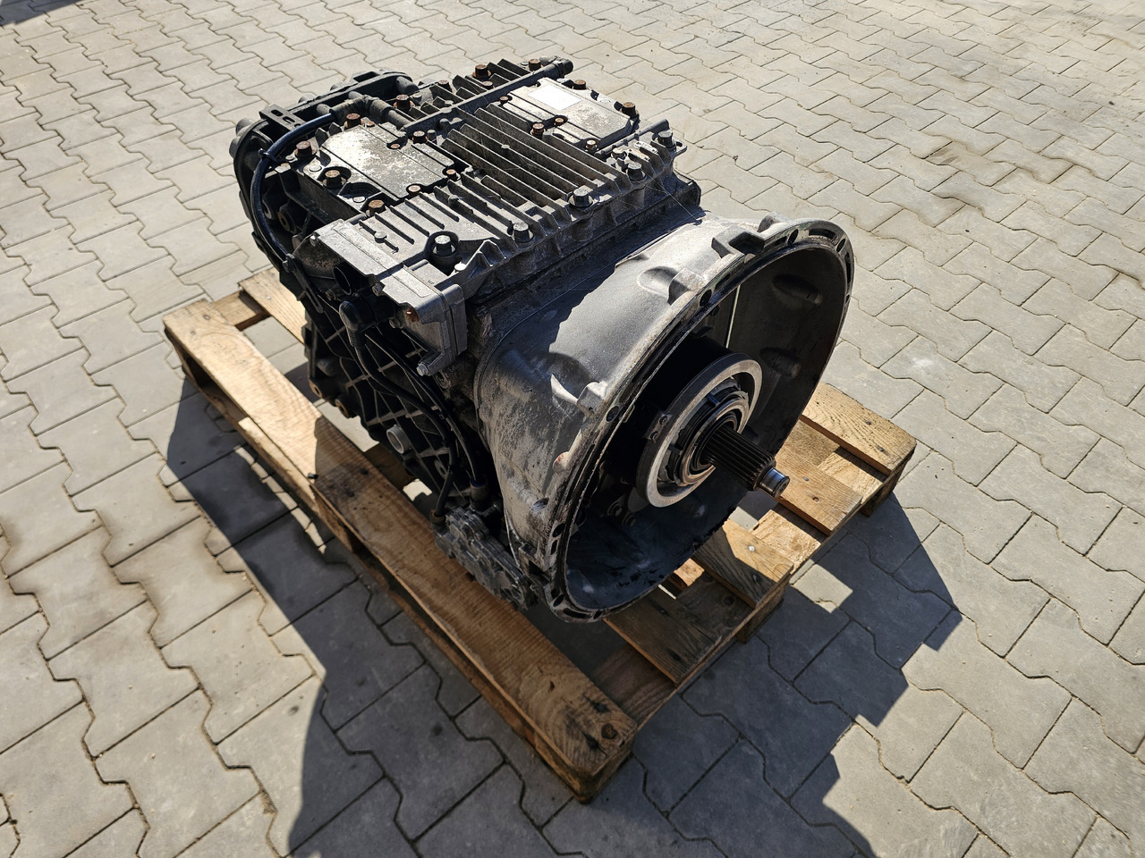 VOLVO FH FM / AT2612D I-SHIFT / AUTOMATIC GEARBOX - Caixa de velocidade: foto 4 VOLVO FH FM / AT2612D I-SHIFT / AUTOMATIC GEARBOX - Caixa de velocidade: foto 4
