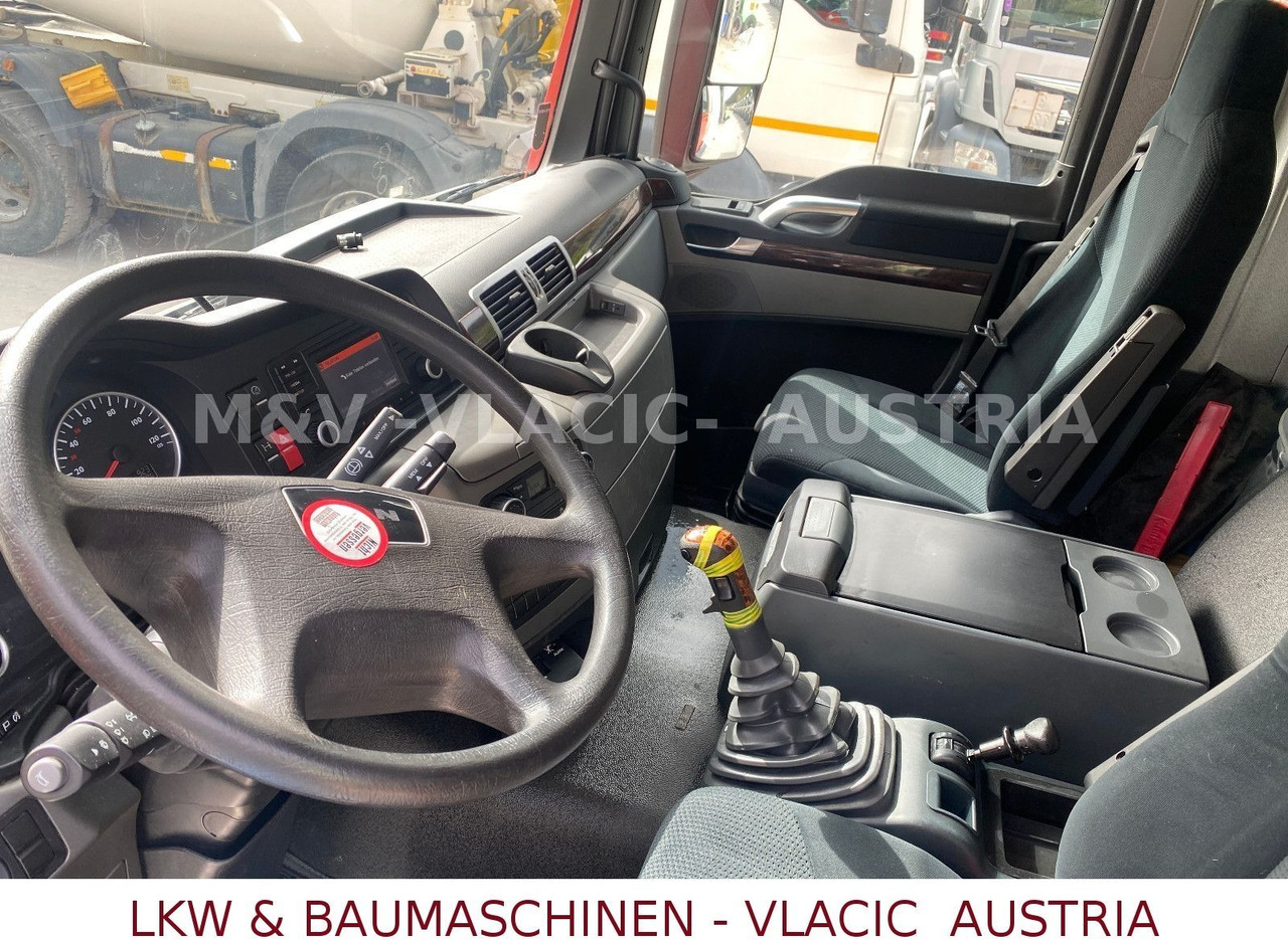 MAN 18.320 Kühlkoffer mit Fleischgehänge - Camião frigorífico: foto 5 MAN 18.320 Kühlkoffer mit Fleischgehänge - Camião frigorífico: foto 5