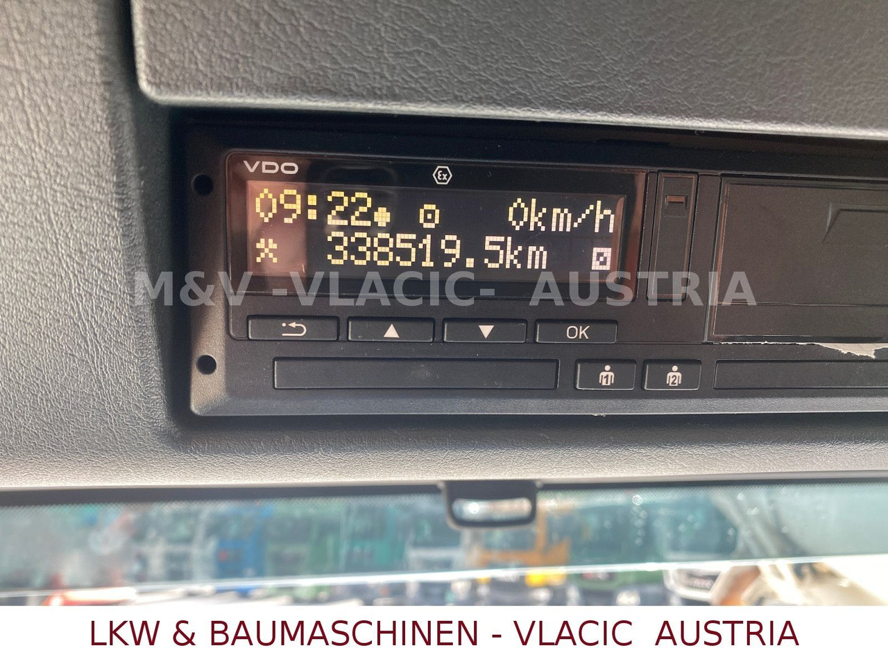 MAN 18.320 Kühlkoffer mit Fleischgehänge - Camião frigorífico: foto 3 MAN 18.320 Kühlkoffer mit Fleischgehänge - Camião frigorífico: foto 3